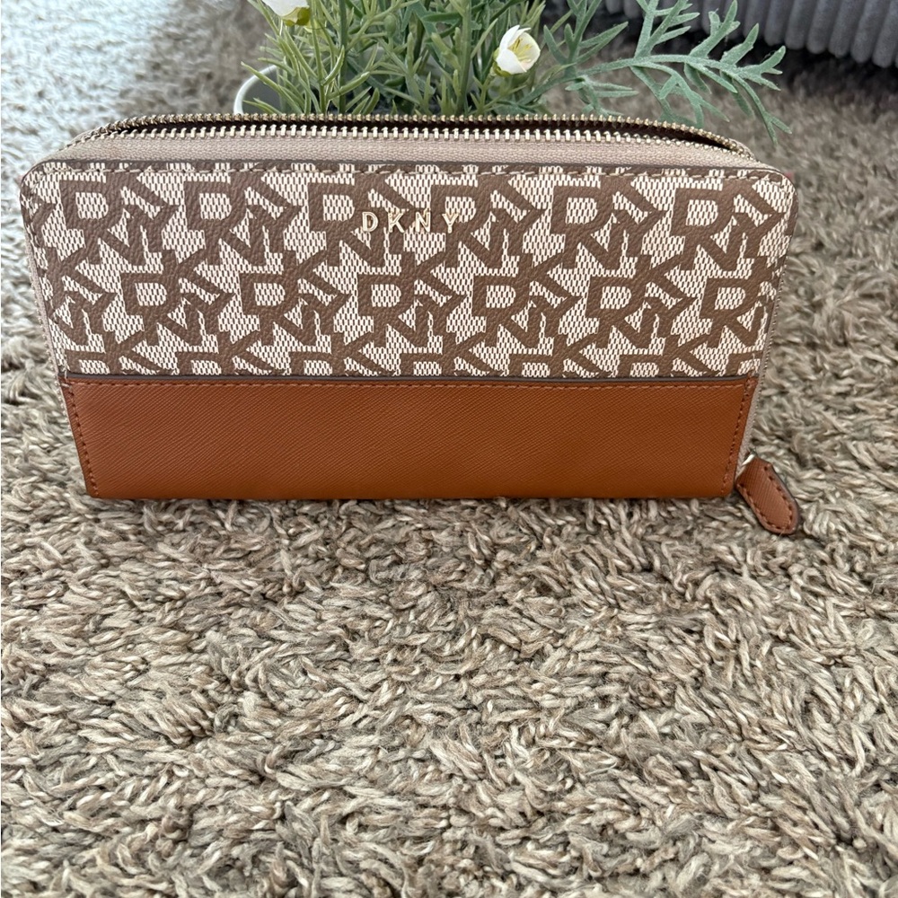 DKNY Tan & Cream Logo Zip Around Wallet